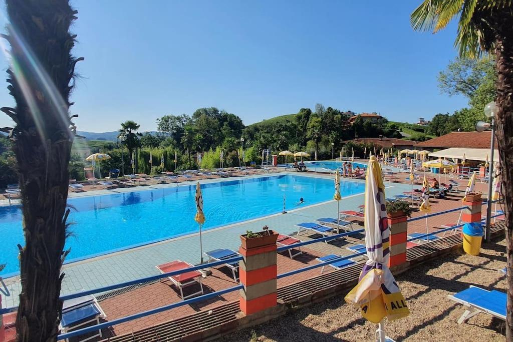 Charming 2.5Room Flat In Center Of Monforte dʼAlba Kültér fotó